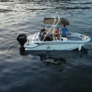 Alquiler de barcos Marina Del Este, La Herradura. Bayliner M17