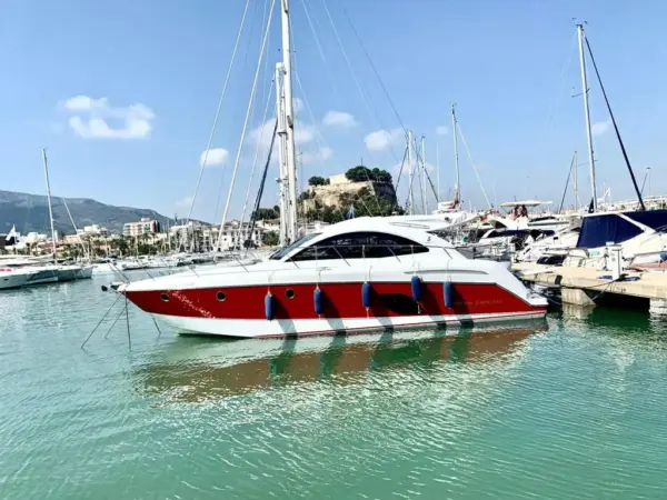 Alquiler Barcos La Herradura - Marina Del Este. Montecarlo 42S